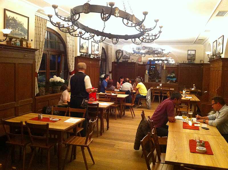 Haderner Augustiner - Bayrische Gaststätte in München - Impressionen